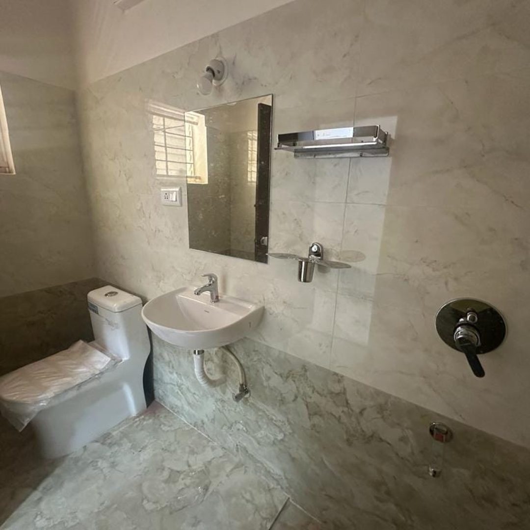 Mythri retreat Bathroom